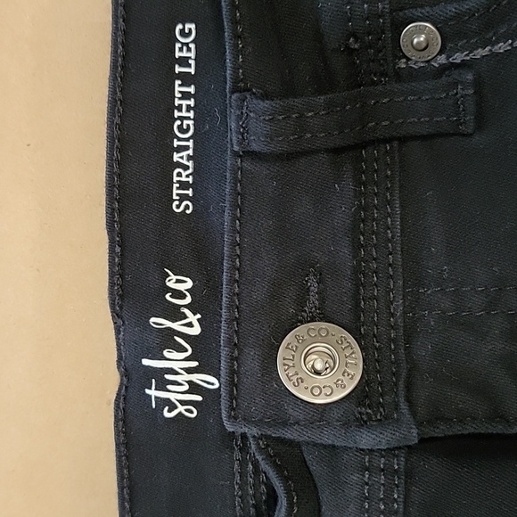 Style & Co. Size 12 S Black Straight Leg Jeans, Excellent, Like New Condition - Picture 2 of 13